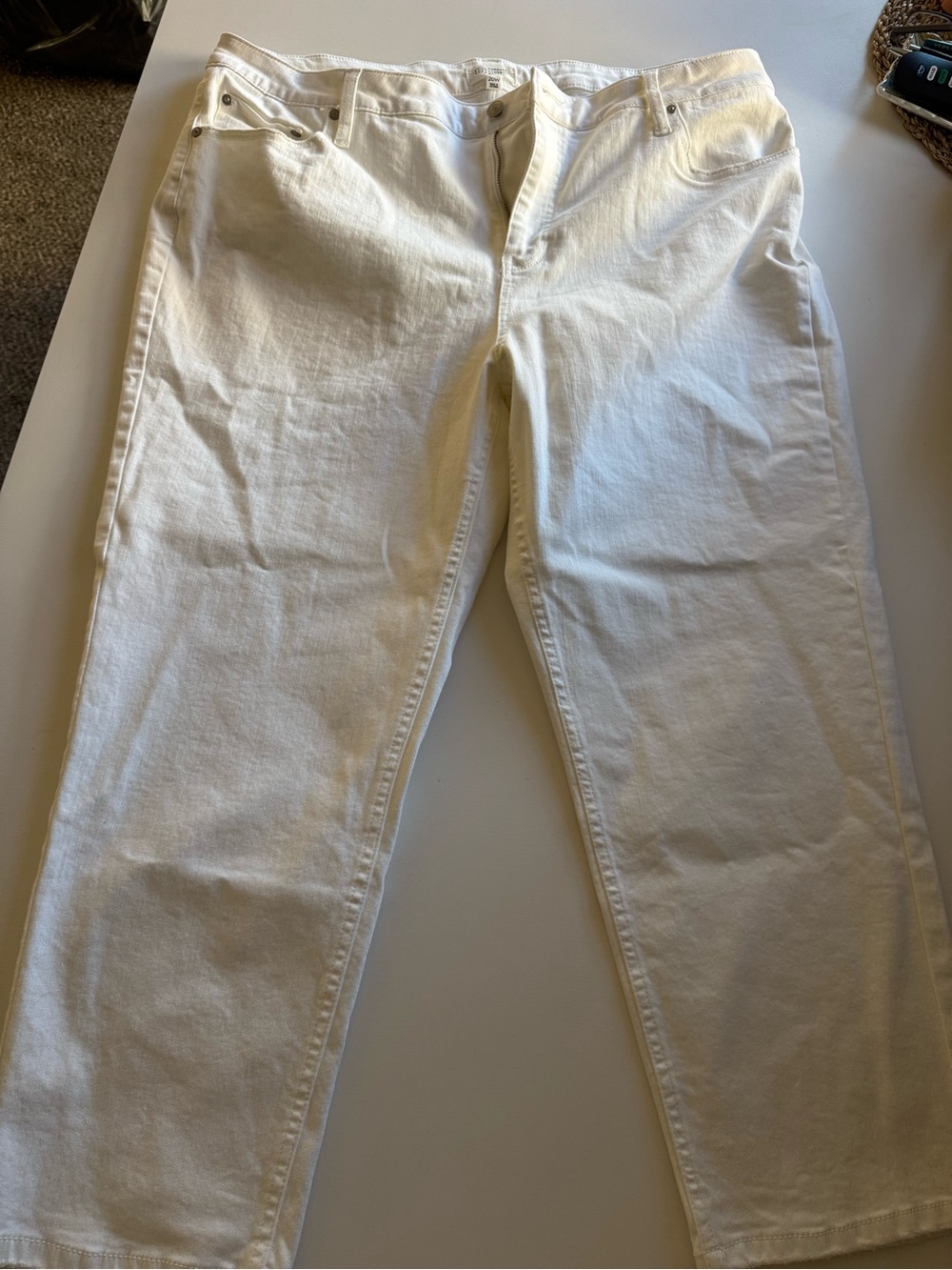 Candace Cameron Bure White Denim Waist Label Detail NWOT
